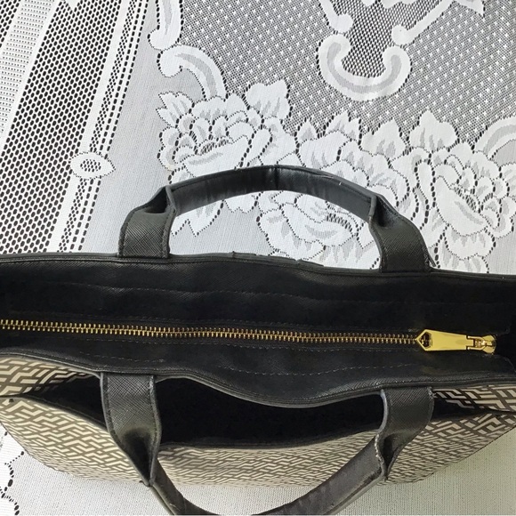 BCBG Black and Cream Geometric Tote - Picture 3 of 4